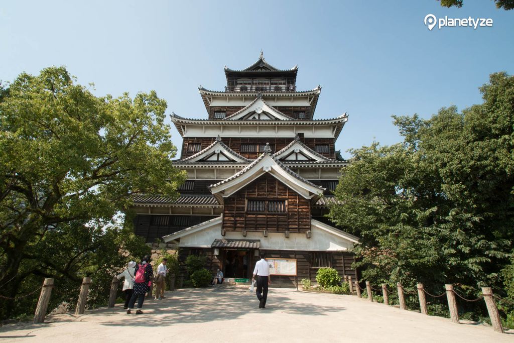 Once blown out by the atomic bomb, Hiroshima Castle has been restored