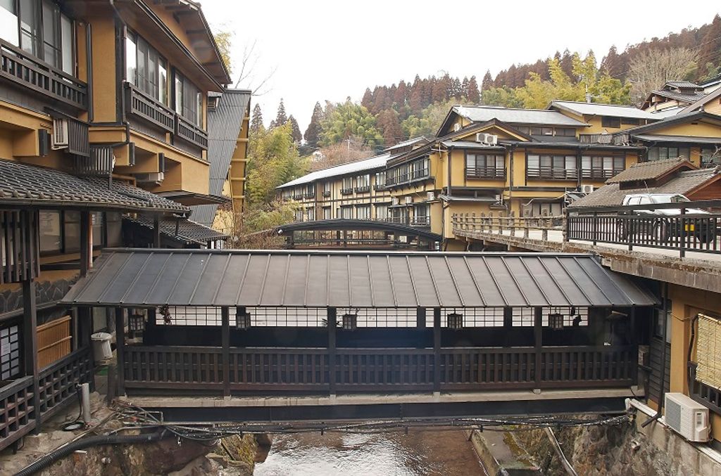 An onsen town which has earned 2 stars in the Michelin Green Guide image by ( flickr.com )